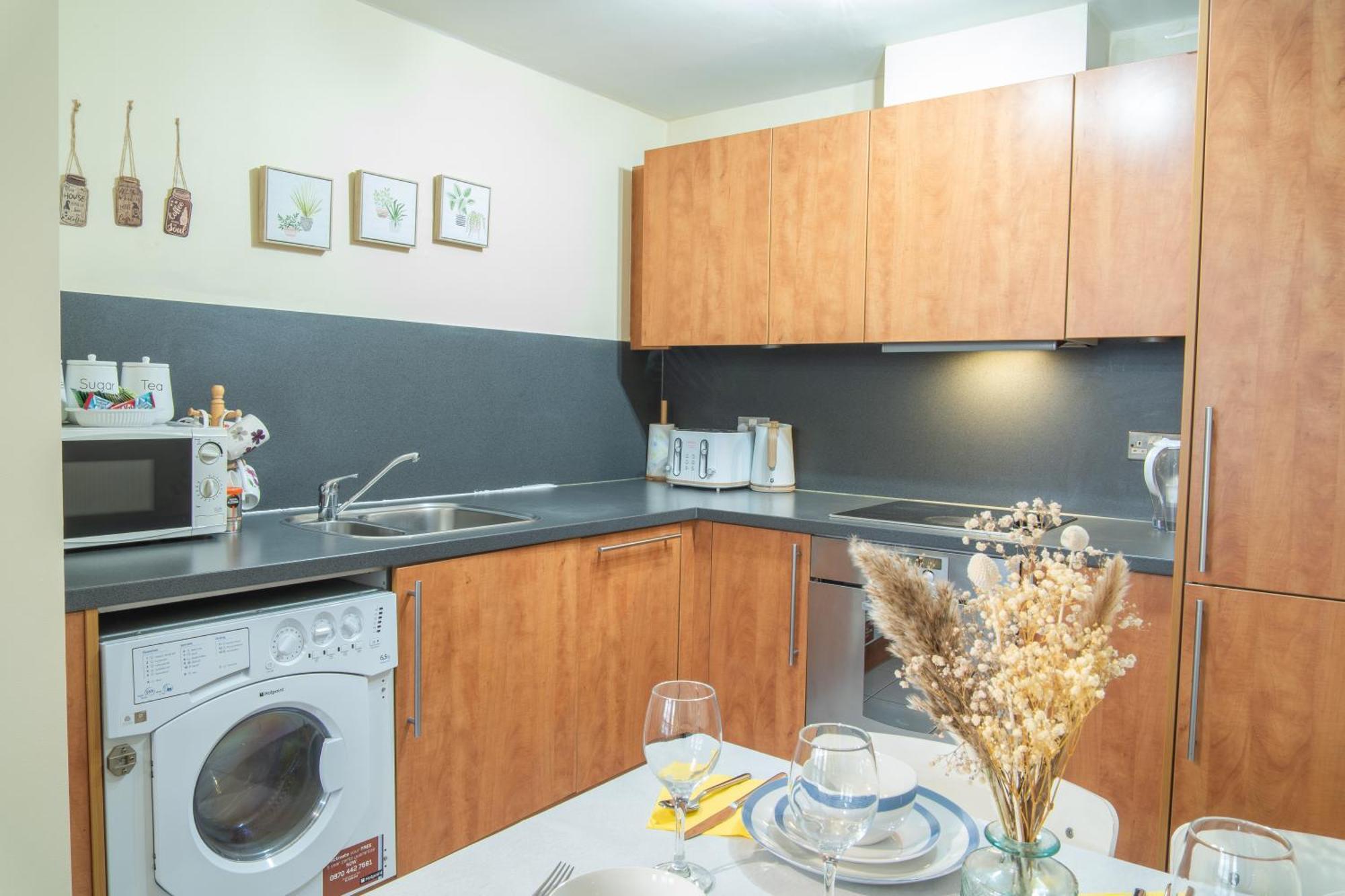 Stay In Our Stylish Flat! & Secure Building & Sleeps Up To 4 Birmingham Ngoại thất bức ảnh