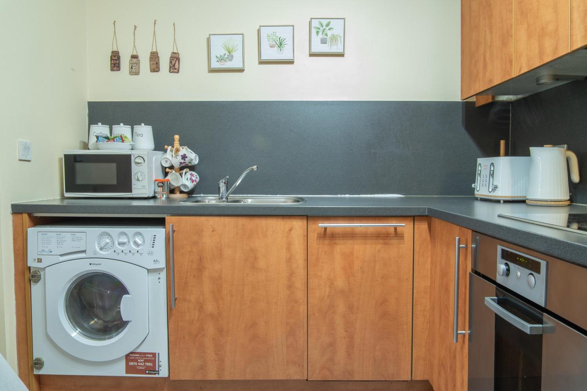 Stay In Our Stylish Flat! & Secure Building & Sleeps Up To 4 Birmingham Ngoại thất bức ảnh